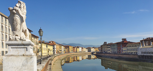 Gli Embankments di Pisa. L'etiramento dei Medici è il più ricco nelle residenze dei Signori Pisani dei secoli passati